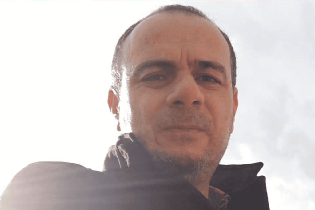 عيال زايد وصحفي أردني watanserb.com