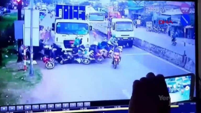 اصطدام شاحن بدراجة نارية watanserb.com