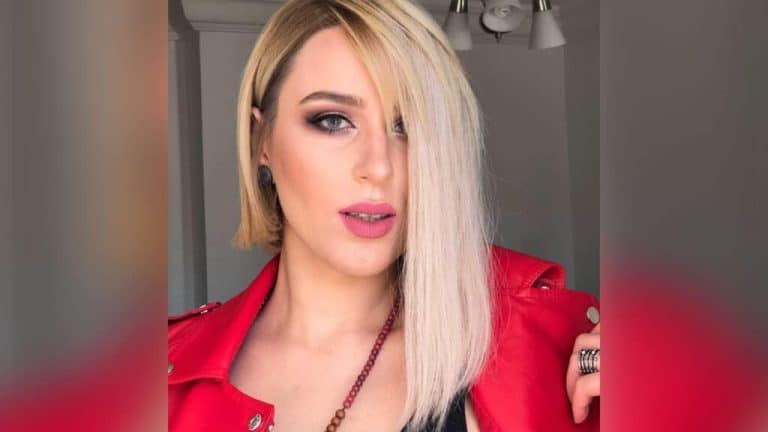 نرمين صفر تثير الجدل في تونس بعد نشر صورة لها على قبر بملابس غير محتشمة ر watanserb.com