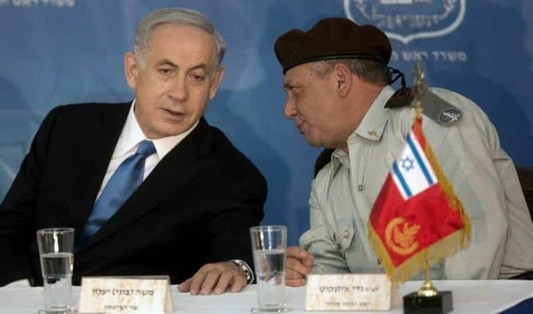 نتنياهو يكشف تفاصيل جديدة حول مستوى التطبيع مع قادة الجيوش العربية خلال حفل تنصيب قائد الجيش الإسرائيلي نتنياهو وأيزنكوت watanserb.com