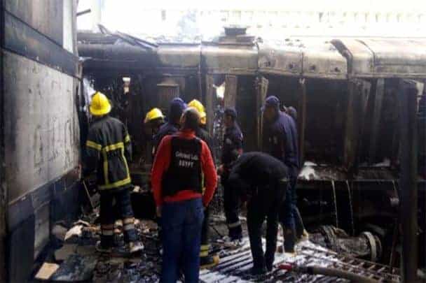 اللحظات لحادث قطار محطة مصر watanserb.com