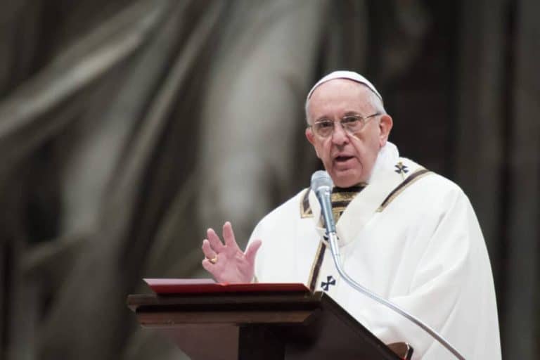 موقف متناقض لـ “بابا الفاتيكان”: يصلي لأطفال اليمن ويزور العاصمة التي اغتالت طفولتهم | القصة الكاملة بابا الفاتيكان watanserb.com