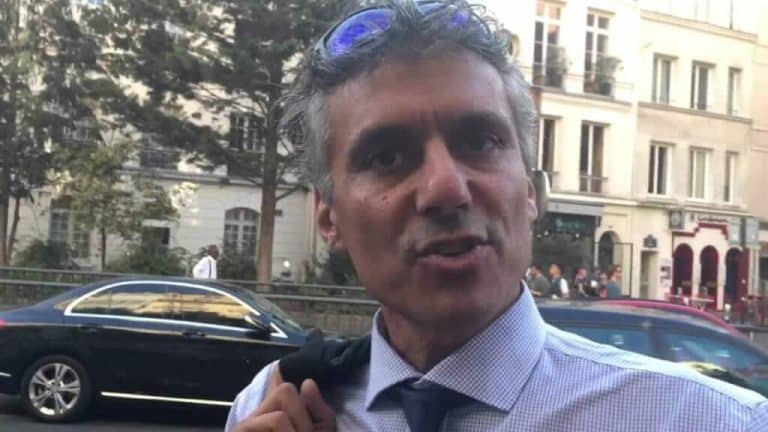 المعارض الجزائري رشيد نكاز يحاول اقتحام غرفة بوتفليقة في المستشفى.. إليكم ما حدث | القصة الكاملة اعتقال رشيد نكاز watanserb.com