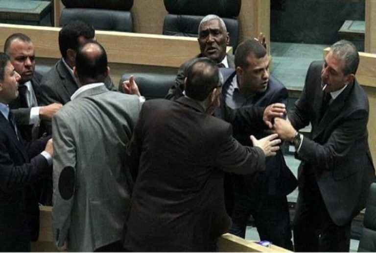 شجار في البرلمان الاردني watanserb.com