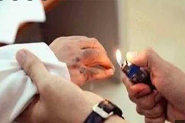 عجوز تعذب حفيدتها بحرق أعضائها التناسلية لسبب صادم جداً | القصة الكاملة عجوز تعذب حفيدتها watanserb.com