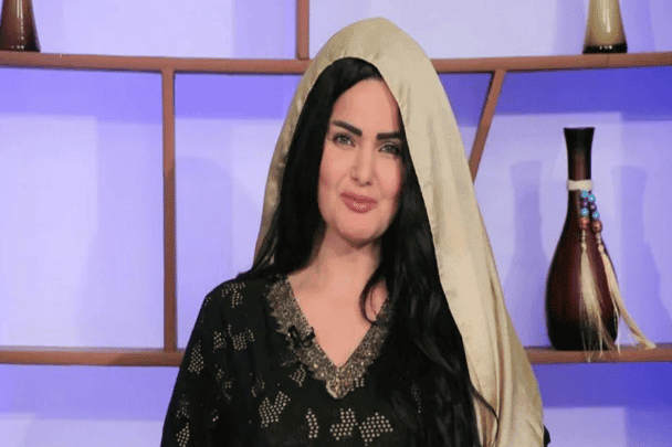 فنانة مصرية تجيب بوقاحة على سؤال: “ما هو إحساسك عندما يبوس أحدُهم رجليكِ؟” | القصة الكاملة فنانة مصرية تجيب بوقاحة watanserb.com