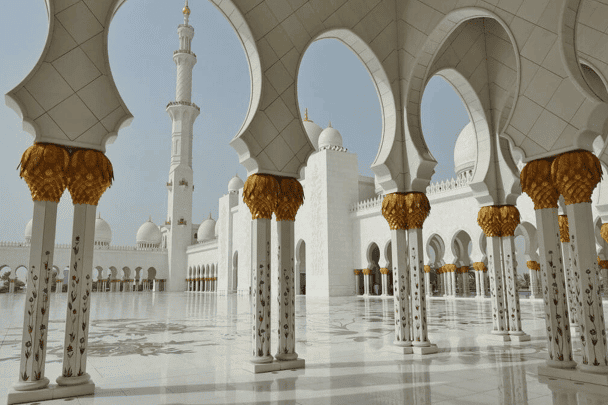 “جاءت من أبوظبي”.. تفاصيل جديدة عن العارضة التي نُشرت صورها المخّلة بالزي العُماني وهذا ما كشفته شرطة عُمان | القصة الكاملة عارضة بالزي العُماني watanserb.com