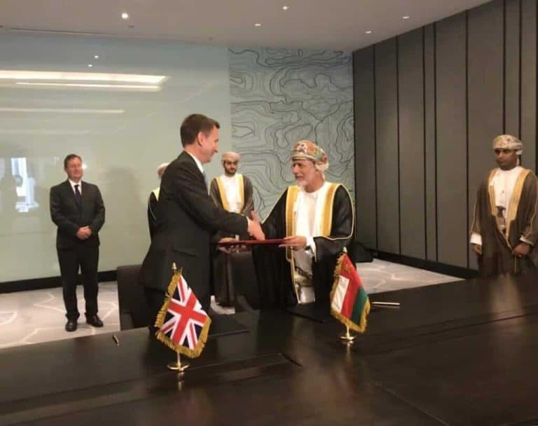 توقيع السلطنة الإعلان المشترك الشامل للصداقة الراسخة مع بريطانيا watanserb.com