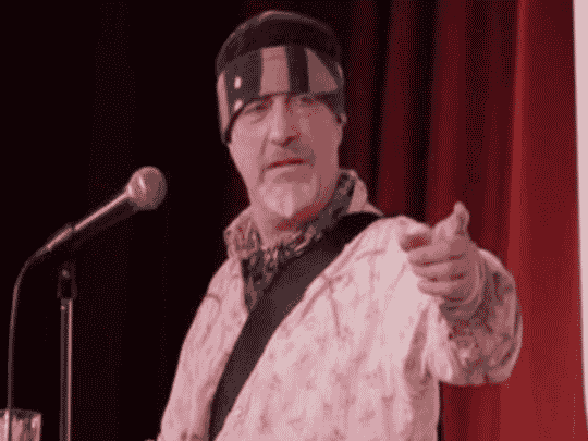 ممثل يموت أمام الحضور watanserb.com