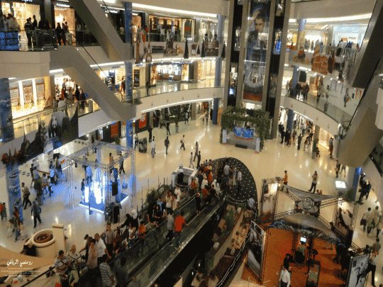 النساء بملابس قصيرة في مولات السلطنة watanserb.com