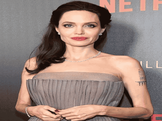 مفاجأة تكشفها صحيفة “ذا صنّ” البريطانيّة عن النّجمة العالمية أنجلينا جولي | القصة الكاملة النّجمة العالمية أنجلينا جولي watanserb.com