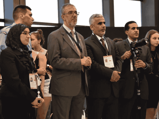 عمانية تستلم جائزة watanserb.com