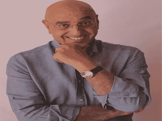 الفنان الأردني نبيل صوالحة watanserb.com