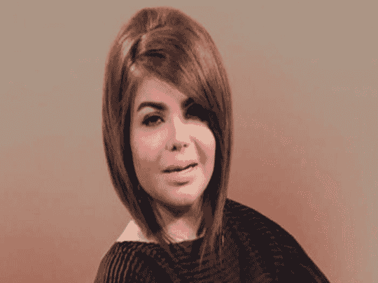 شاب يحتضن مها محمد watanserb.com