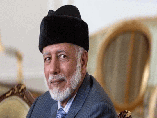 كاتب عُماني منتقداً بن علوي watanserb.com