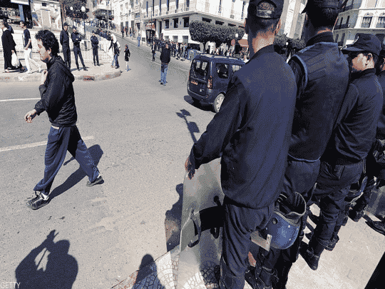 شاب يختطف رضيعة watanserb.com