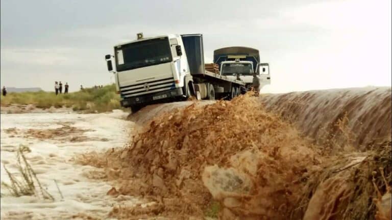 فيضان عمان watanserb.com