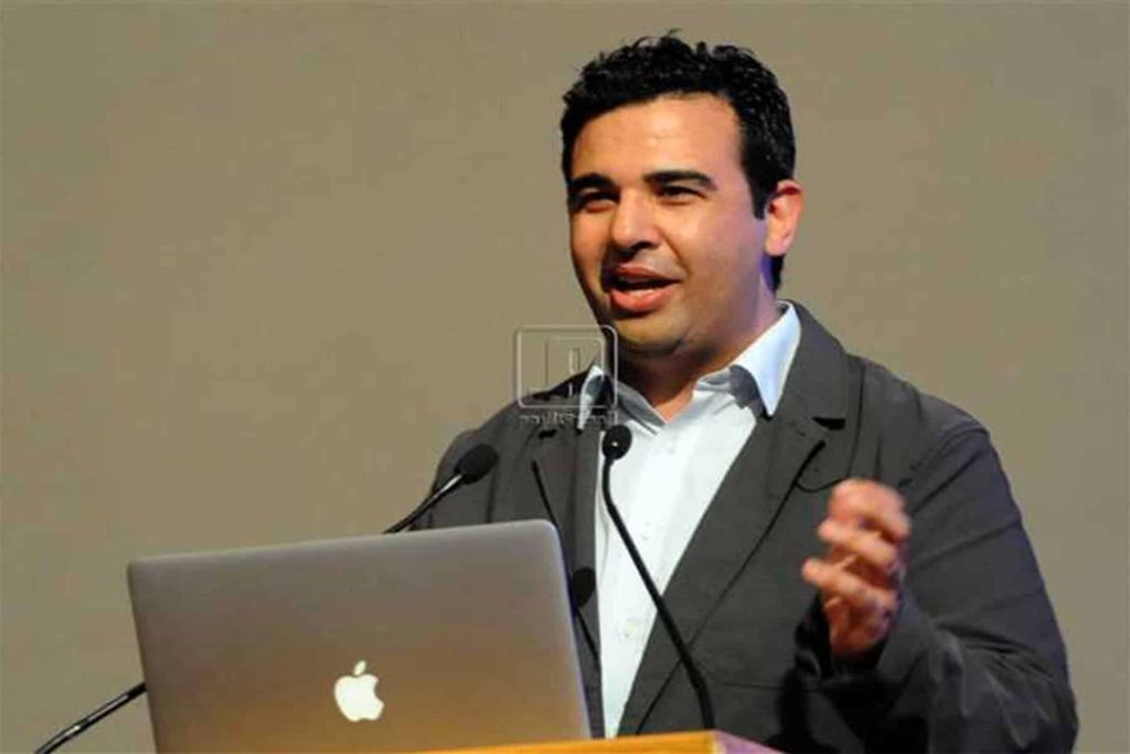 عالم الفضاء المصري عصام حجي watanserb.com