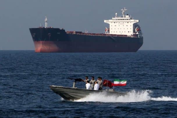 بريطانيا تتحدث عن “عمل عدائي” في المياه الإقليمية العُمانية | القصة الكاملة المياه الإقليمية العُمانية watanserb.com