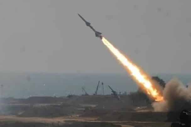 استهدف تجمعا للجيش السعودي بعسير.. صاروخ حوثي جديد يسقط قتلى وجرحى وانفجارات ضخمة بمخازن الأسلحة | القصة الكاملة استهداف تجمعا للجيش السعودي watanserb.com