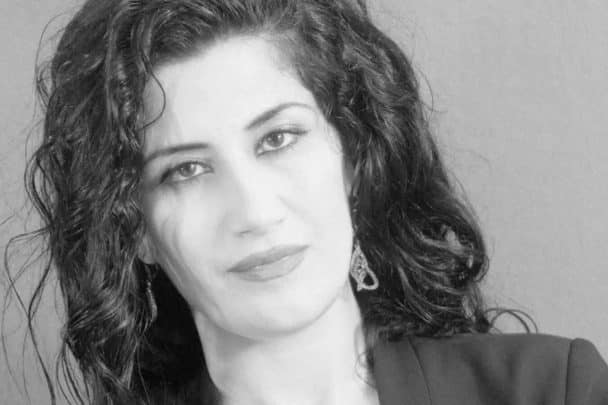 كاتبة لبنانية تفتخر بممارسة “الجنس” علانية وتحث نساء العرب عليه: حق طبيعي وليس “عار” | القصة الكاملة دارين حليمة watanserb.com