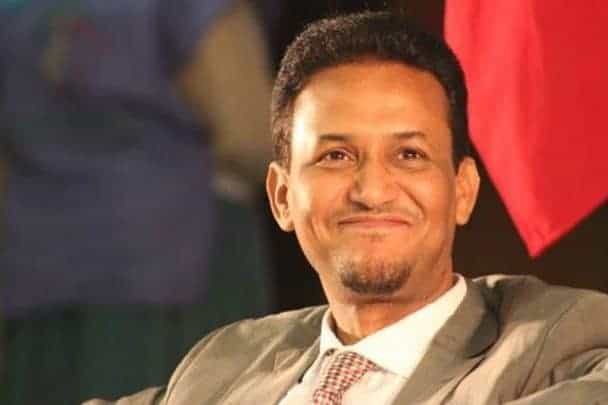 الشنقيطي: سفهاء أبو ظبي قرروا الفرار من اليمن وترك الميدان للأبله “أبو منشار” خوفا من غزو الطائرات المسيرة | القصة الكاملة محمد المختار الشنقيطي watanserb.com