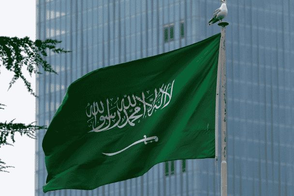 بركات رؤية ابن سلمان.. سعوديات يرتدين عباءاتهن بالمقلوب وأخريات ببناطيل ضيقة وشعر عاري | القصة الكاملة سعوديات يرتدين عباءاتهن بالمقلوب watanserb.com