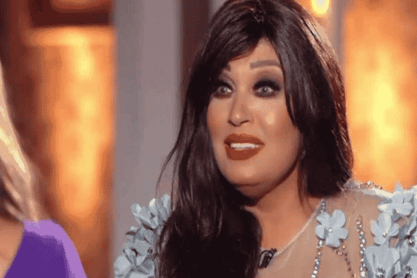 بثّ مباشر من غرفة نومها .. الراقصة فيفي عبده تُصاب بنوبة جنون وتسبّ بألفاظ إباحية المطالبين برحيل السيسي! | القصة الكاملة فيفي عبده تُصاب بنوبة جنون watanserb.com