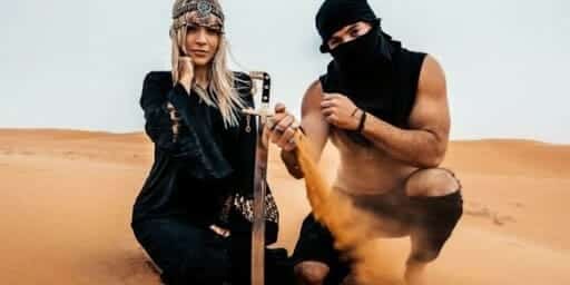 السعودية تستعين بمدونة أمريكية لتجميل صورتها في الغرب من خلال صور صيفية في الصحراء فيفيان نيريم watanserb.com