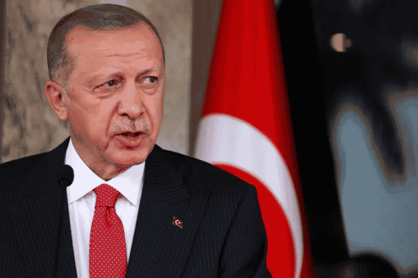 كاتب إماراتي يهاجم أردوغان ويطالب بمقاطعة السياحة والمنتجات التركية إثر العملية العسكرية في سوريا بن ثالث يهاجم أردوغان watanserb.com