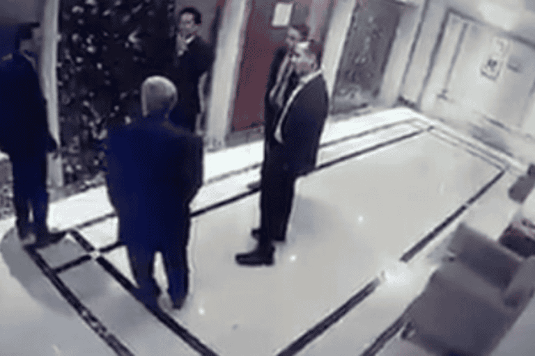 السفير اليمني يصفع مندوب بلاده watanserb.com