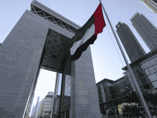 الأزمة الاقتصادية تضرب الإمارات وسط عجز حكومي عن إيجاد حلول .. وهذا ما يحدث منذ 9 أشهر | القصة الكاملة الأزمة الاقتصادية تضرب الإمارات watanserb.com