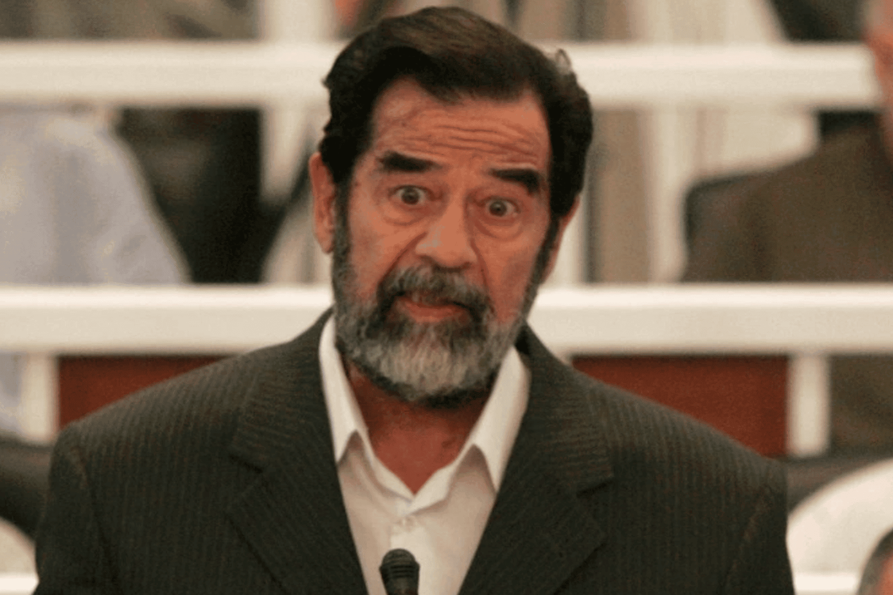 معلومات تُكشف لأوّل مرّة عن آخر لحظات صدام حسين قبيل إعدامه.. لمن أعطى القرآن الذي كان يحمله؟؟ | القصة الكاملة صدام حسين قبيل إعدامه watanserb.com