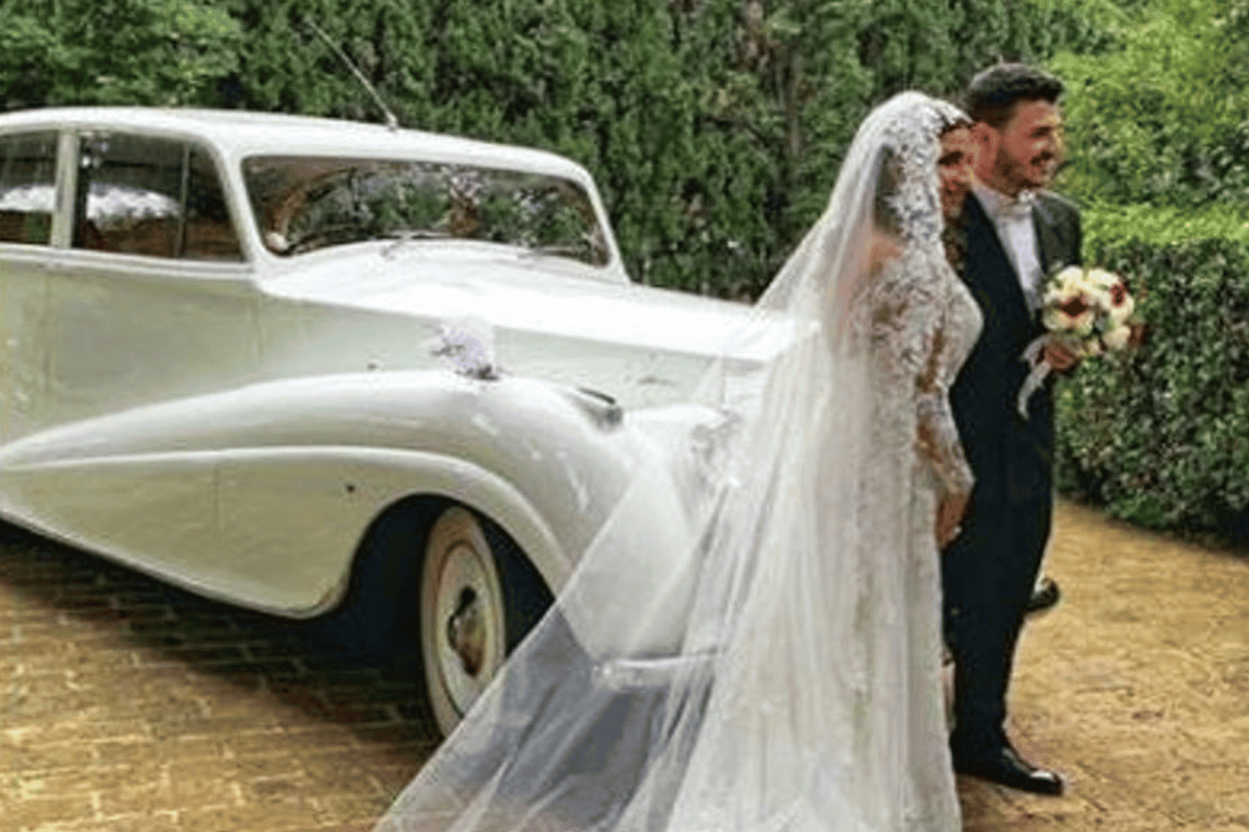 فيديو مثير لحفل زواج رياضية كويتية شهيرة من إيطالي يشعل مواقع التواصل وجدل بشأن ديانة الزوج | القصة الكاملة زواج رياضية كويتية من إيطالي watanserb.com