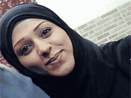 لاجئة سعودية في اليونان watanserb.com