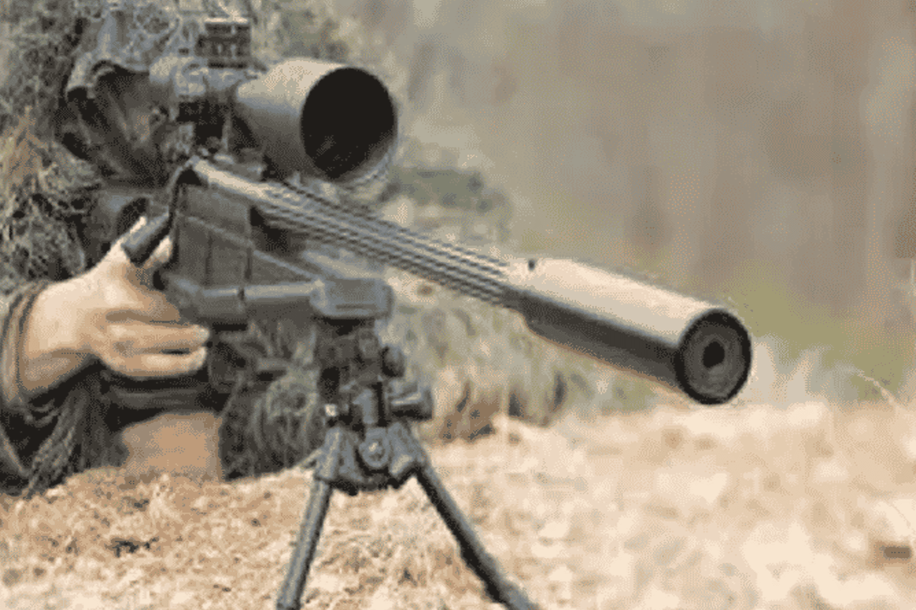 في اللحظة الأخيرة.. قناص حوثي يتراجع عن قتل جندي سعودي لسبب غير متوقع! | القصة الكاملة حوثي وجندي سعودي watanserb.com