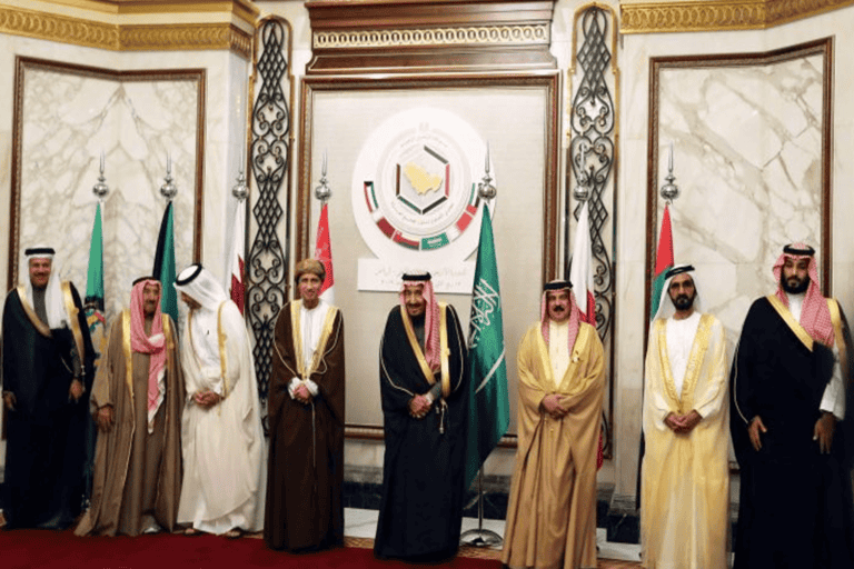 وزير خارجية الإمارات يكشف لمراسلة الجزيرة عن مكان القمة الخليجية المقبلة | القصة الكاملة مكان القمة الخليجية المقبلة watanserb.com