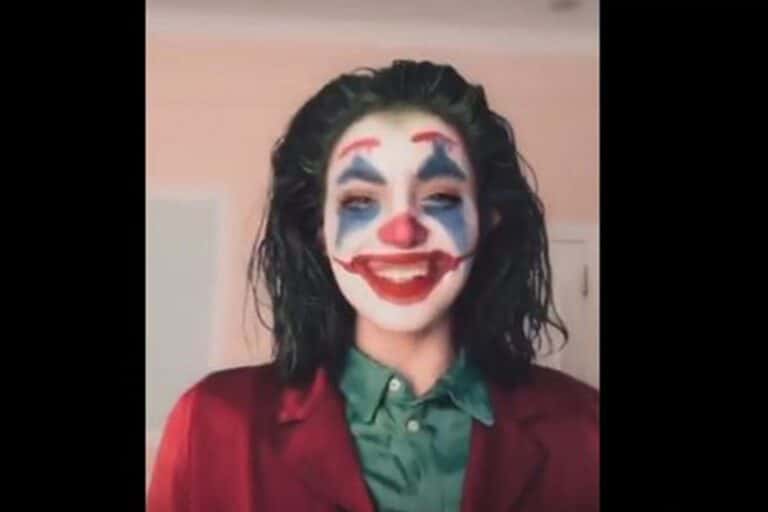 ظهور فتاة بشخصية الجوكر watanserb.com