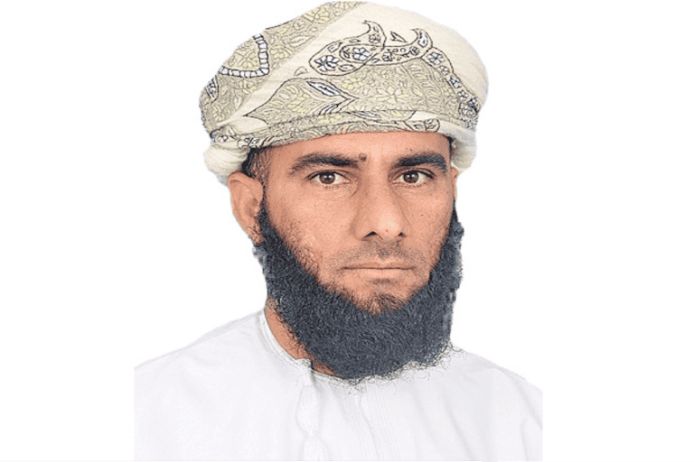 تويتر يُغلق حساب باحث عُماني watanserb.com