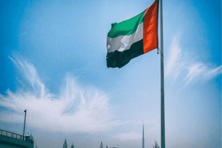 فتيات إماراتية يرقصن معلاية watanserb.com