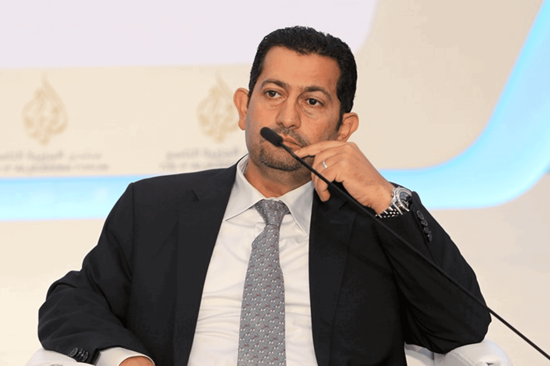 إعلامي سعودي بارز يهاجم مدير الجزيرة السابق فوصفه بالعميل الخائن لانتقاده السيسي | القصة الكاملة انتقاد ياسر أبو هلالة السيسي watanserb.com