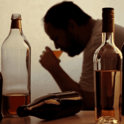 شاب يقتل صديقه watanserb.com