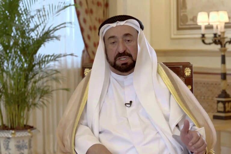 حاكم الشارقة وفتاة الشمع watanserb.com