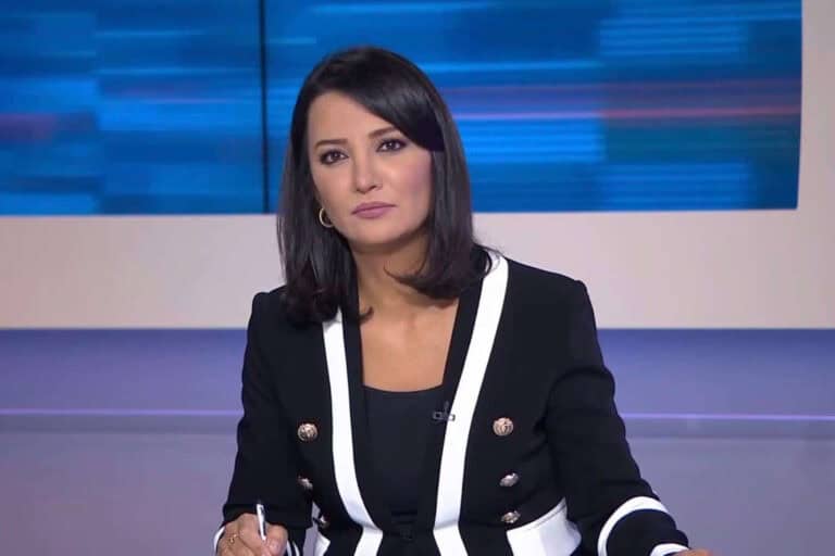 السخرية من رواتب مذيعي الجزيرة watanserb.com