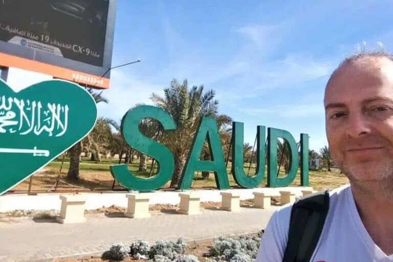 استقبال مدون اسرائيلي بشكل ودود watanserb.com