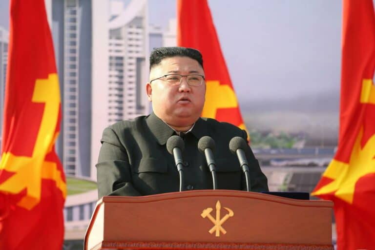 كيم جونغ أون يأمر بإعدام مسؤول تجاري مشتبه بإصابته بكورونا بطريقة مروّعة إعدام مسؤول تجاري مشتبه بإصابته بكورونا watanserb.com