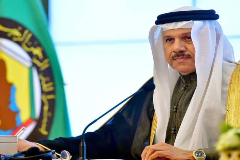 استغناء عبداللطيف الزياني عن خالد بن أحمد watanserb.com