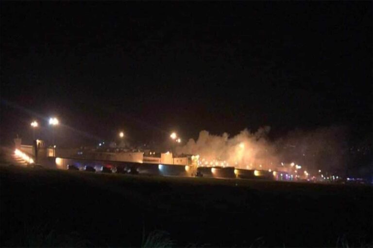 تمرد في سجن إربد وفاة شخصين والأمن يحاصر المكان تمرد في سجن إربد watanserb.com