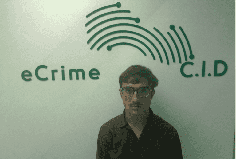 صوَّرَ مبنى حكومي إماراتي وأدخل عليه صوت عواء الذئب فجرى اعتقاله watanserb.com