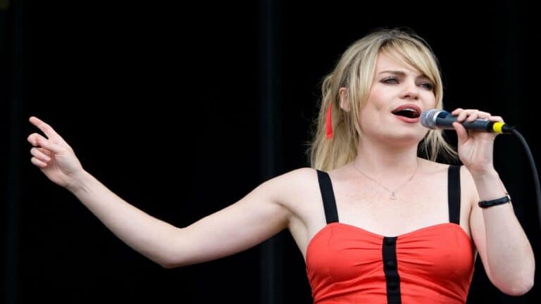 إيمي آن دافي watanserb.com